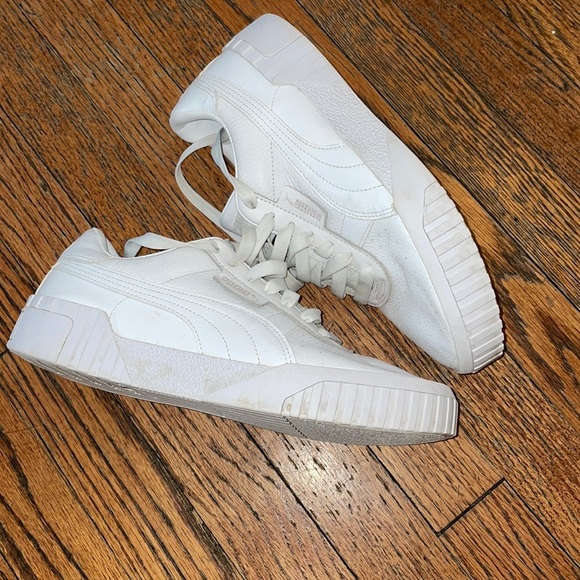 Puma Carina court - Picture 1 of 8